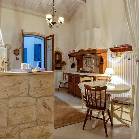Alghero Old Town Gem - Amethyst