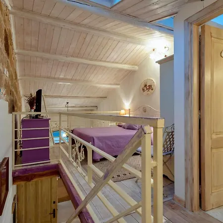 Amethyst Attic In Old Town By Sea Apartment *